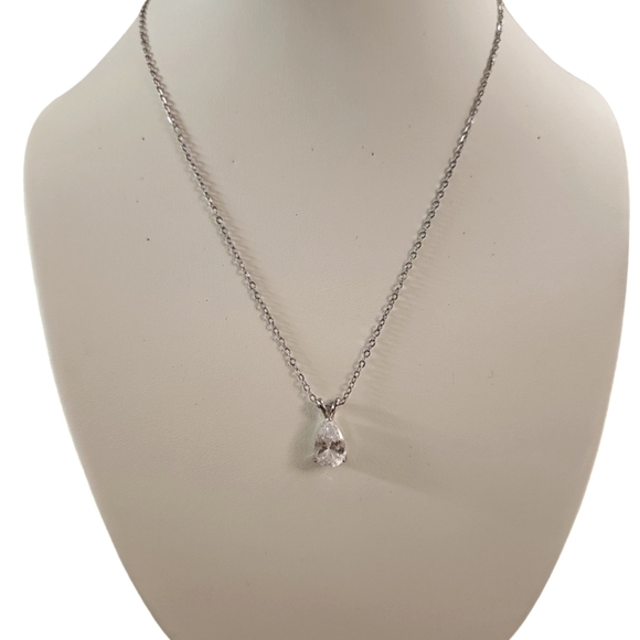Silver plated teardrop cz pendant necklace - Picture 1 of 4